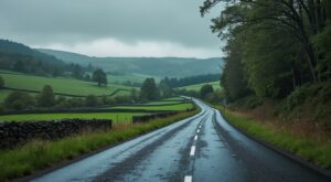 maine-et-loire : une route rouverte temporairement devient à nouveau impraticable après sa fermeture à 10 h, causant des perturbations pour les automobilistes.
